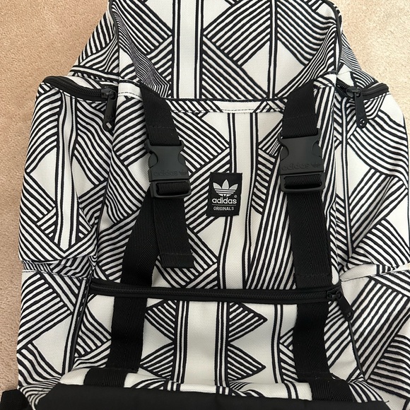 SOLD - Adidas Original Campus Backpack NEW - Picture 7 of 7